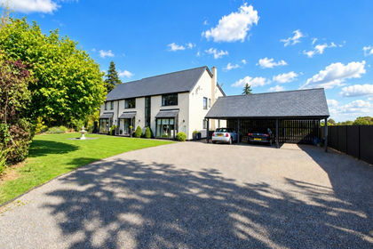 1 acre of House with Land for sale in White Roothing