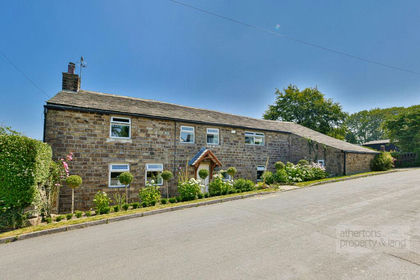 10 acres of Equestrian property for sale in Mellor