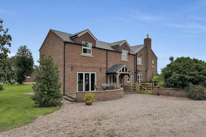 4.1 acres of House with Land for sale in Owston Ferry
