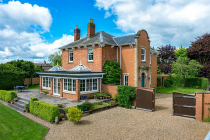 1 acre of House with Land for sale in Oswestry Rural