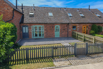 Barn Conversion for sale in Stowe-by-Chartley