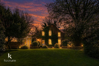 1 acre of Cottage for sale in Livesey