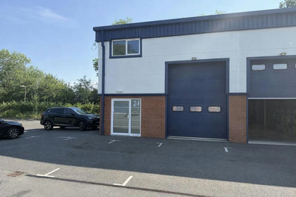 Warehouse for sale in Fawley