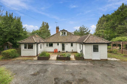 1.5 acres of House with Land for sale in Bromeswell