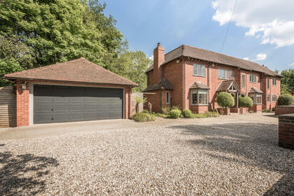 1 acre of House with Land for sale in Yoxall