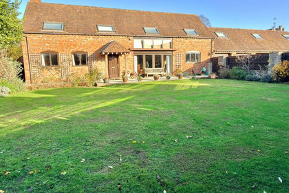 Land for sale in Bredon