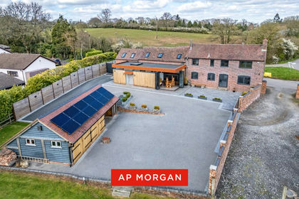 Barn Conversion for sale in Romsley