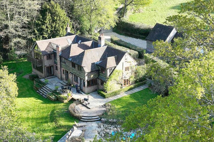 1.5 acres of Country Home for sale in Bucklebury