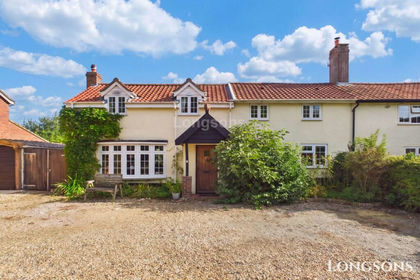 Cottage for sale in Caston