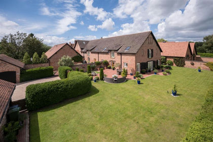Barn Conversion for sale in Poulton and Pulford