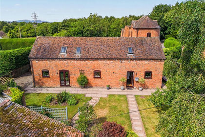 Barn Conversion for sale in Warndon