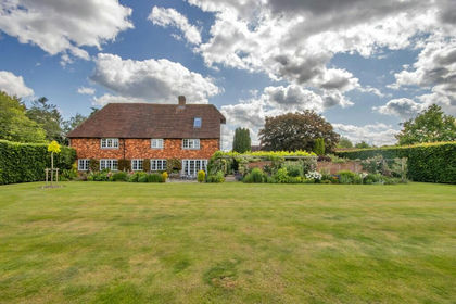 12.2 acres of House with Land for sale in Marden