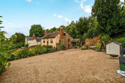 1.5 acres of House with Land for sale in Weston Beggard