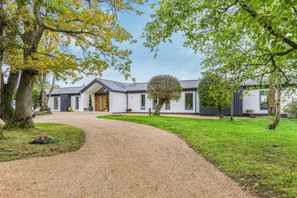 2.5 acres of Land for sale in Little Berkhamsted