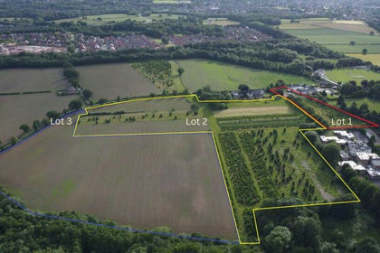 28 acres of Small Farm for sale in Grappenhall and Thelwall