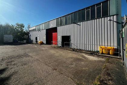 Warehouse for sale in Romsey
