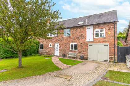 Barn Conversion for sale in High Legh