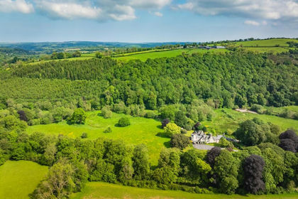 15 acres of Historic House for sale in Clydau