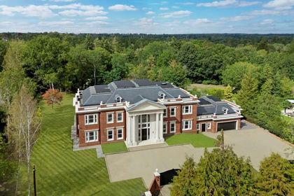 1.2 acres of House with Land for sale in Sunningdale