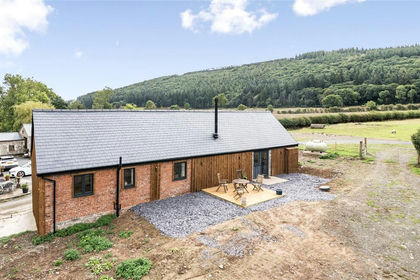 6.8 acres of House with Land for sale in Clun