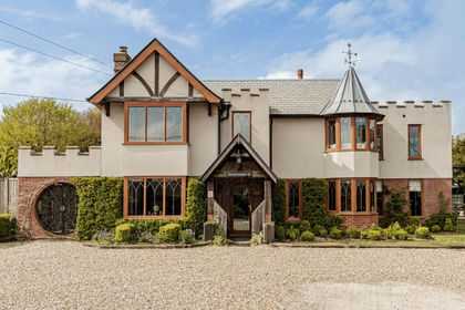 1.4 acres of House with Land for sale in Shepherdswell with Coldred