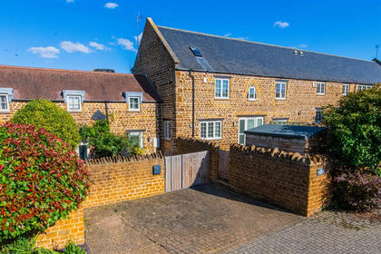 Land for sale in Finedon