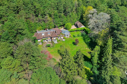 3.5 acres of House with Land for sale in Winkfield