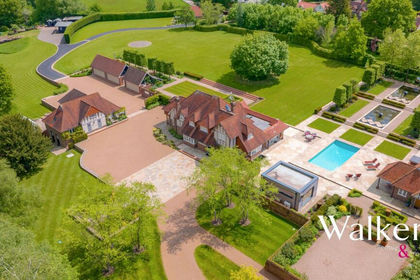 3.9 acres of House with Land for sale in Ingatestone and Fryerning