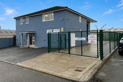 Warehouse for sale in Liskeard