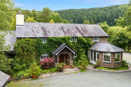 1.5 acres of Land for sale in Banwy