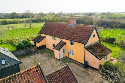 2 acres of Farmhouse for sale in Stowmarket