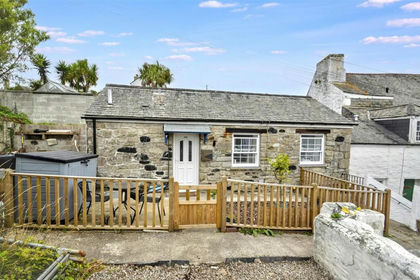 Cottage for sale in Penryn