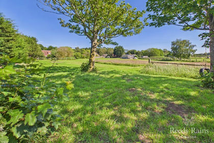 2 acres of House with Land for sale in Holmpton