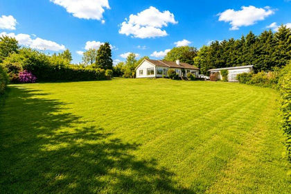 1 acre of House with Land for sale in North Tamerton