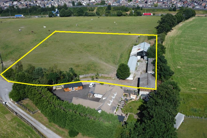 3 acres of Equestrian property for sale in Makerfield