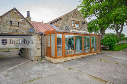 1 acre of Farmhouse for sale in Loftus