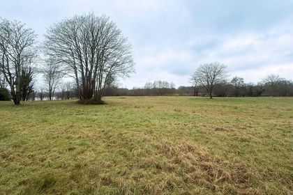 Cheap Land for sale in Shalford