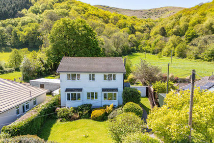 4 acres of House with Land for sale in Llanfoist Fawr