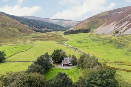2.9 acres of House with Land for sale in Dumfriesshire, Clydesdale and Tweeddale