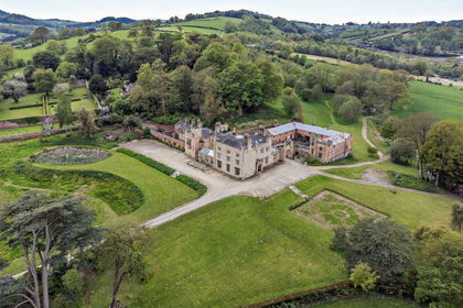 11.6 acres of House with Land for sale in Welshpool