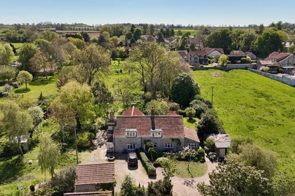 3 acres of Cottage for sale in Edington
