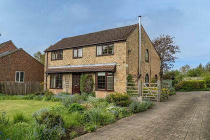 3 acres of Cottage for sale in Seaton Ross