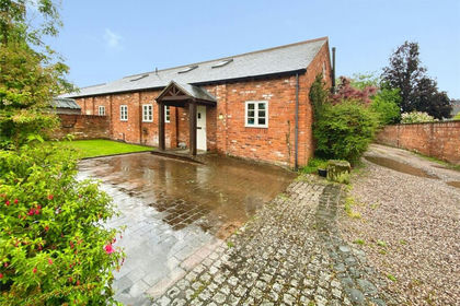Barn Conversion for sale in Ruabon