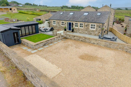 1 acre of Barn Conversion for sale in Foulridge