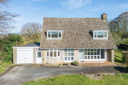 1.7 acres of House with Land for sale in Ford and Stoke Prior