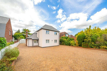 1.2 acres of House with Land for sale in Sarratt