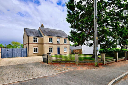 1 acre of House with Land for sale in Upwood and the Raveleys