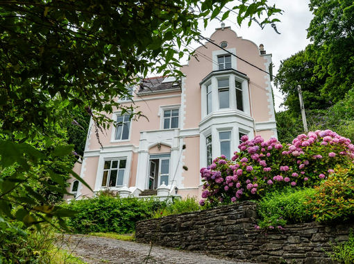 1 acre of House with Land for sale in Carmarthen