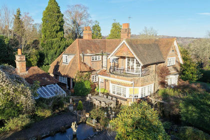1.7 acres of Land for sale in Pangbourne