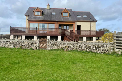 6.9 acres of House with Land for sale in Llanfair-Mathafarn-Eithaf